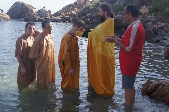 Крещение троих мусульман