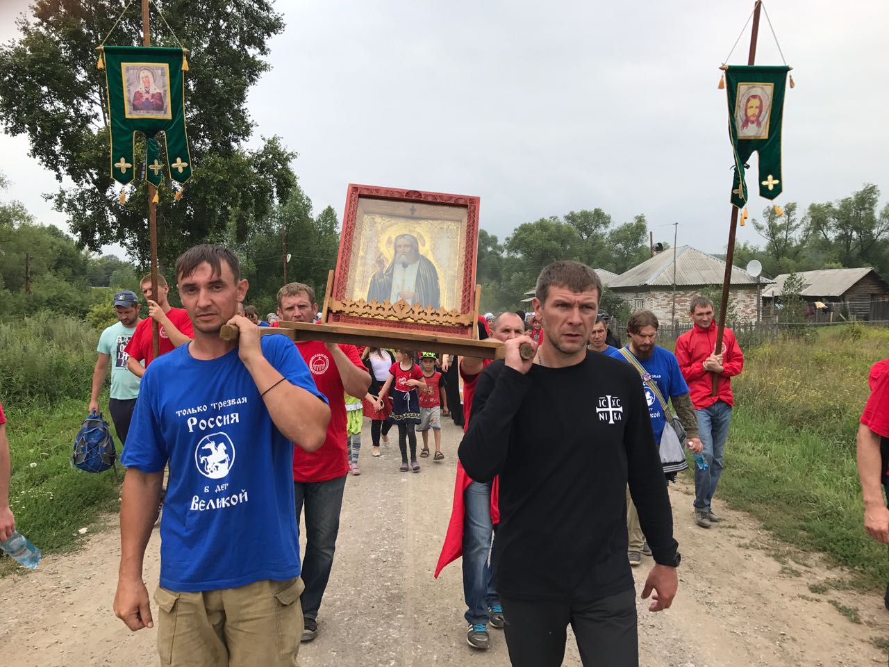Подопечные центра бывают в томских храмах, совершают паломничества, ходят в крестные ходы