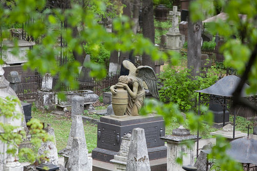 Ходить ли на кладбище на Пасху?