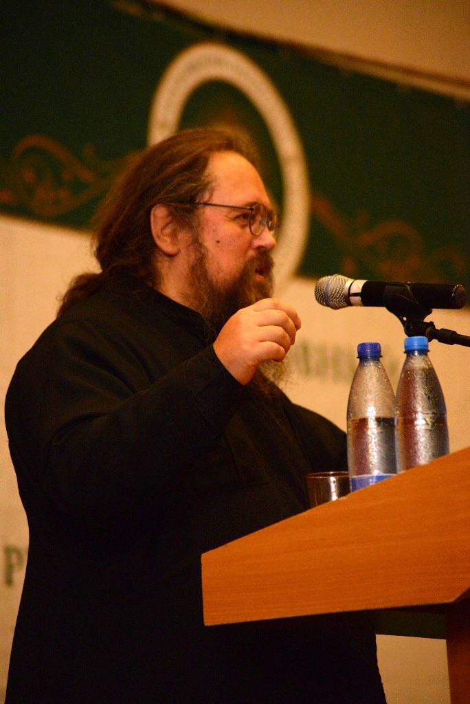 Протодиакон Андрей Кураев на V Всецерковном съезде епархиальных миссионеров 24 ноября 2014 года. Фото: Сергей Власов - Патриархия.Ru