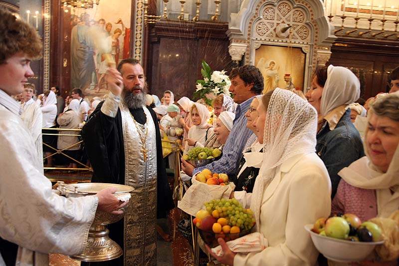 Освящение яблок