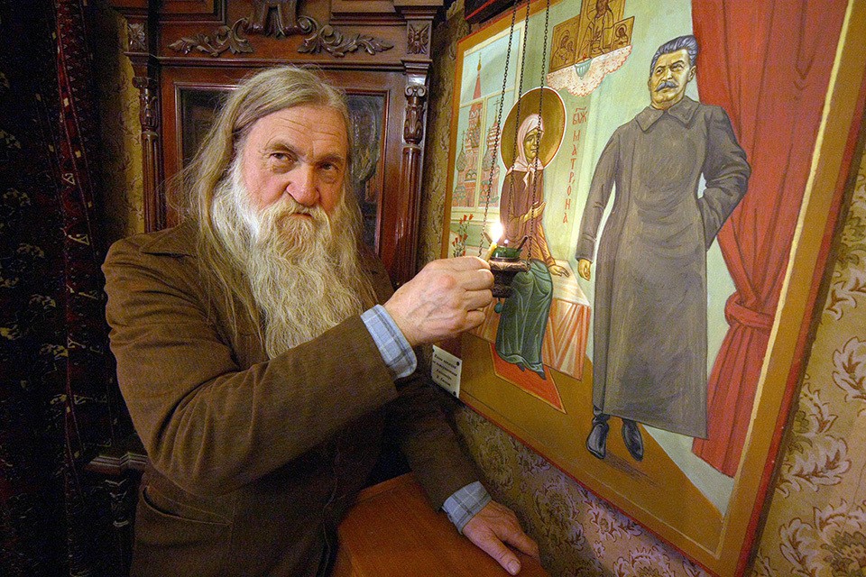 Икона "Матрона и Сталин" - значимый образ для "православных сталинистов"