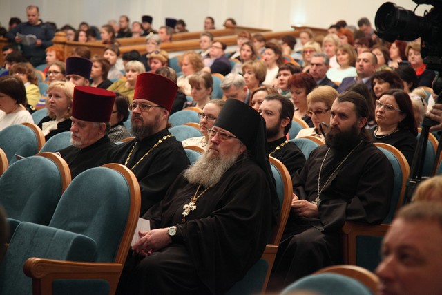 Пленарное заседание XXVII Дней славянской письменности и культуры памяти святых первоучителей Кирилла и Мефодия 16 мая 2017 года в Томске. Фото - протоиерей Дионисий Землянов