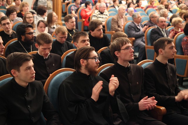 Пленарное заседание XXVII Дней славянской письменности и культуры памяти святых первоучителей Кирилла и Мефодия 16 мая 2017 года в Томске. Фото - протоиерей Дионисий Землянов