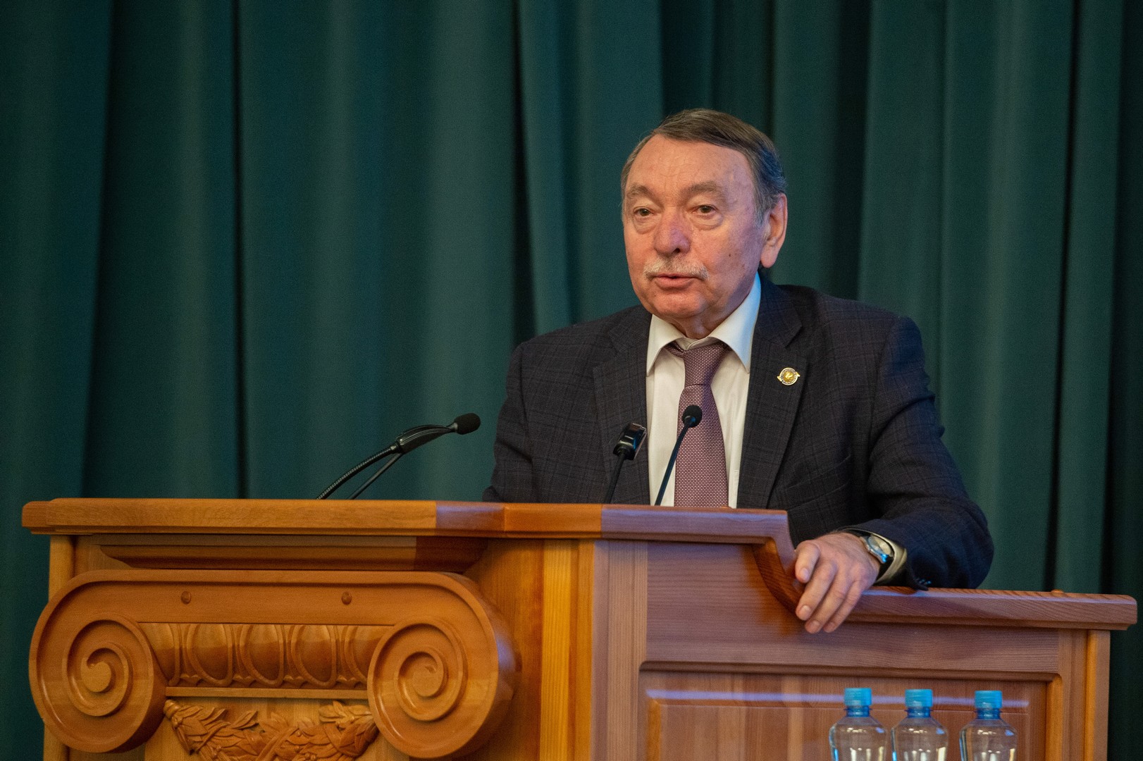 Председатель Совета ректоров Томской области Георгий Владимирович Майер в своем приветственном слове вспомнил многие имена просветителей Томской земли: Георгий Маркелович Рогов, Василий Маркович Флоринский, Дмитрий Иванович Менделеев, Николай Николаевич Семенов, Александр Петрович Гуськов, Александр Дмитриевич Колмаков