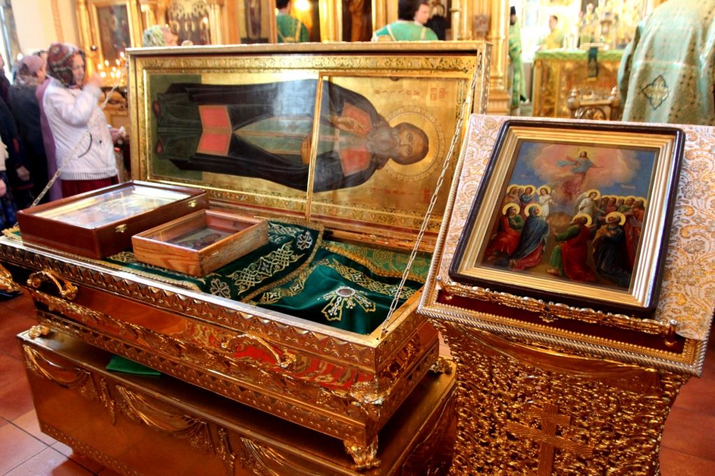 Рака с мощами преподобного Моисея Уфимского в Сергиевском соборе г. Уфы