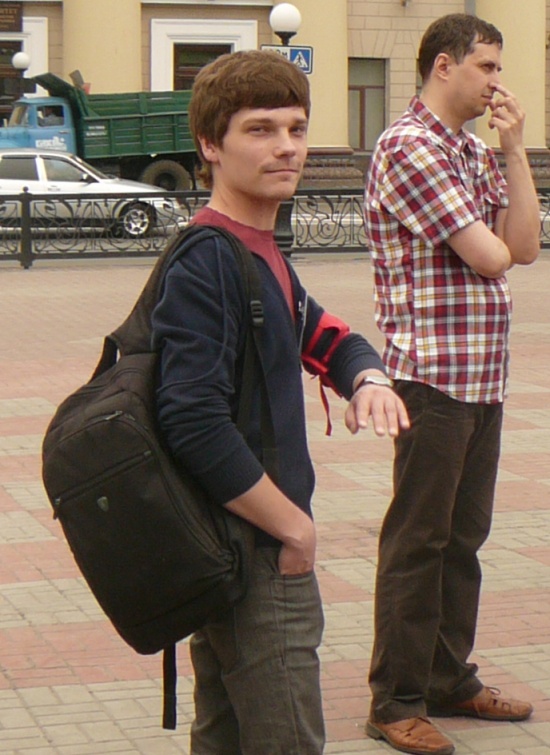 Александр Геннеберг - https://vk.com/a.genneberg - официальный ответственный (см. документ из мэрии) за оказание медицинской помощи на митинге. Вот ужас! Во-первых, он выпускник исторического факультета ТГУ, во-вторых, если кому-то из мужчин станет плохо, и он будет делать ему искусственное дыхание... Да не умело, да еще своим ртом...