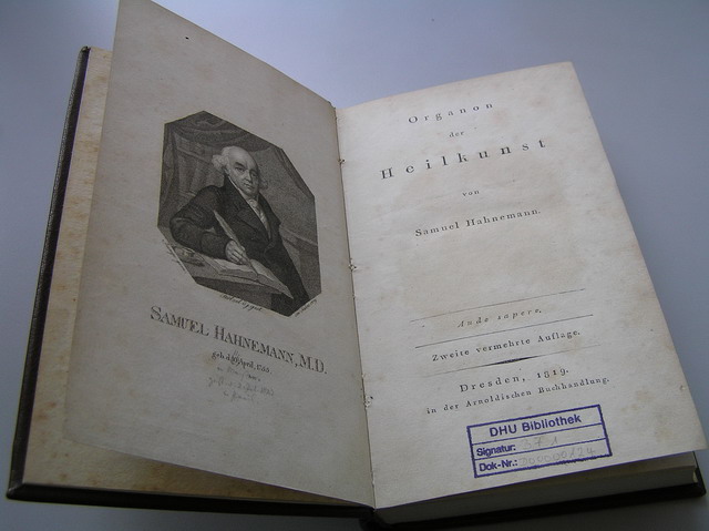 Обложка книги Самуила Ганемана "Органон врачебного искусства", второе издание, составленное еще при жизни автора в феврале 1819 года