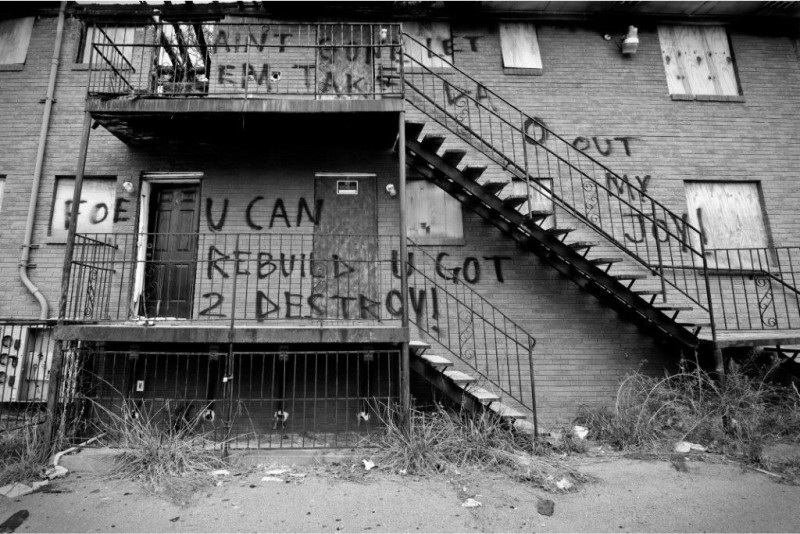 Район для нищих Pruitt Igoe  - запустение на улицах