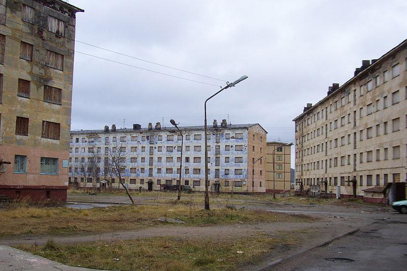 Заозёрск, Мурманская область. Изменение численности населения города: - 57,7%. Численность населения города на 01.01.2014: 9860 человек.