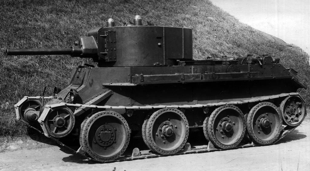 Советский танк БТ-7
