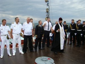 Отец Александр – первый, кто прошёл строгий "кастинг" Министерства обороны России на должность помощника командующего Черноморским флотом по работе с верующими военнослужащими, став первым в Вооружённых Силах России военным священником
