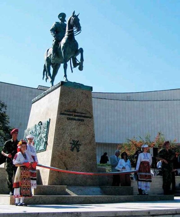 Памятник генералу Михаилу Скобелеву в Плевне (Болгария). Имя русского генерала носят пять болгарских сёл: Скобелево (Ловечская область); Скобелево (Хасковская область); Скобелево (Пловдивская область); Скобелево (Старозагорская область); Скобелево (Сливенская область)