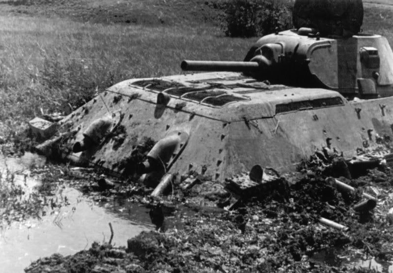 T-34 в грязи во время распутицы