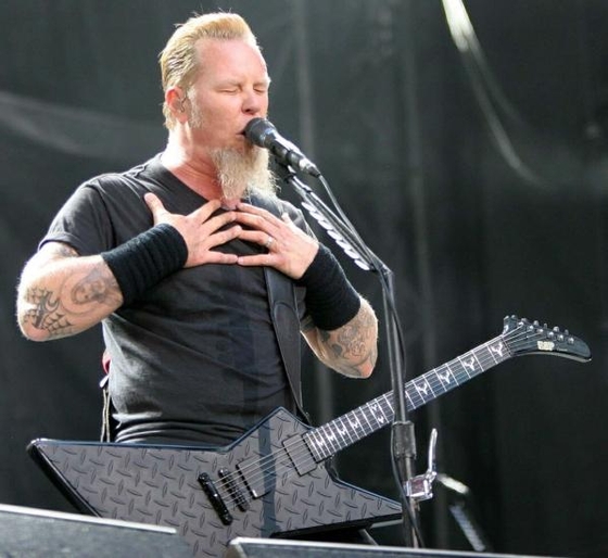 Джеймс Алан Хэтфилд (James Alan Hetfield) - вокалист, гитарист, один из основателей и лидер группы Metallica
