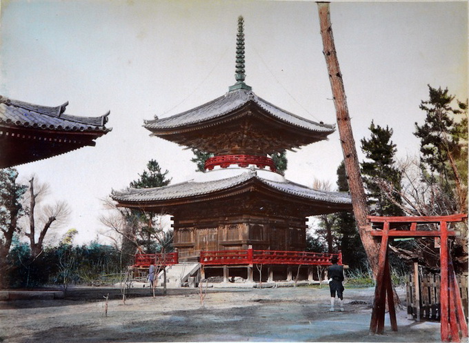 Японская буддийская пагода. Фото конца XIX века