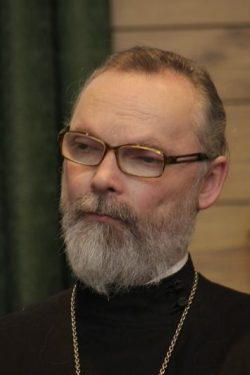 Священник Георгий Кочетков. Основатель и ректор Свято-Филаретовского православно-христианского института (1988), основатель и духовный попечитель Преображенского содружества малых православных братств (1990)