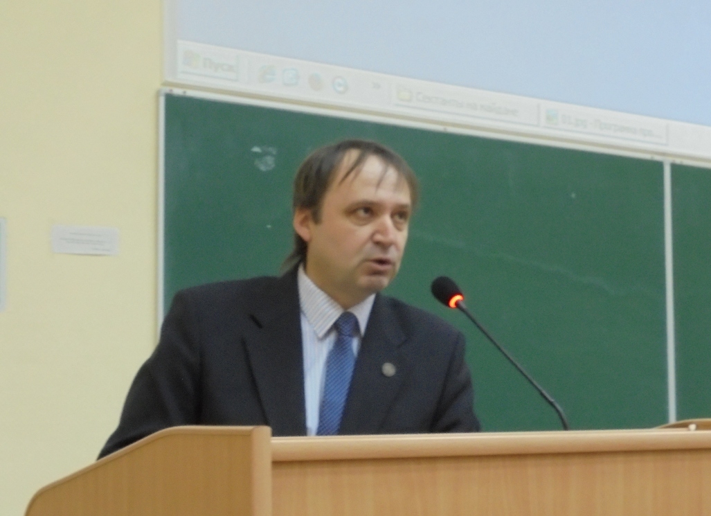 Теория информационных войн в политике и использование сект для разрушения государственности на примере Украине. Лекция адвоката, руководителя правового центра РАЦИРС Александра Корелова в Томске 12 ноября 2014 года.