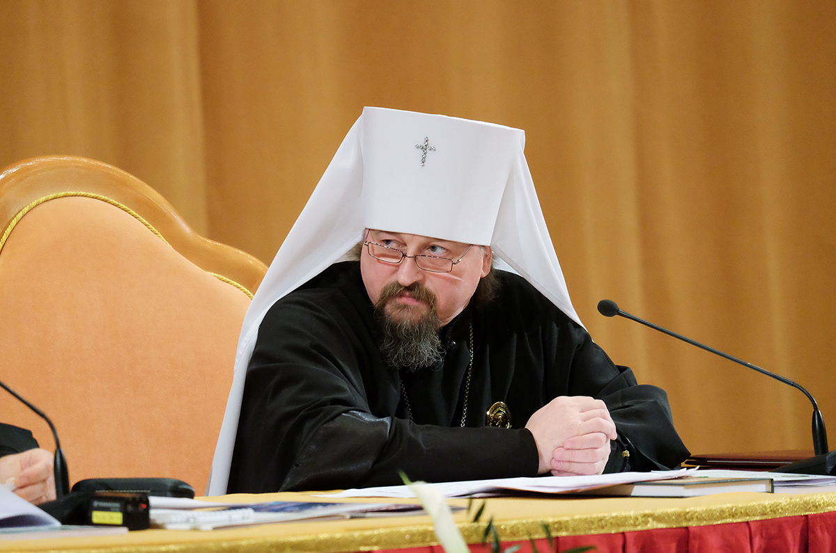Митрополит Белгородский и Старооскольский Иоанн Попов в президиуме V Всецерковного съезда епархиальных миссионеров. Фото: Сергей Власов - Патриархия.Ru