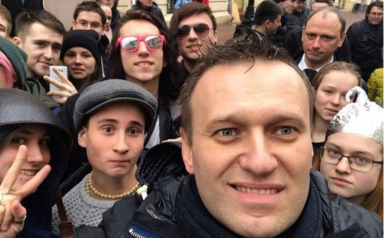 Чем угнетены эти мажоры с дорогими смартфонами путинским "режимом", чтобы протестовать против него?
