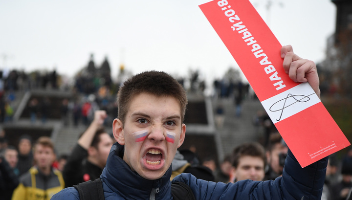 Чем угнетены эти мажоры с дорогими смартфонами путинским "режимом", чтобы протестовать против него?