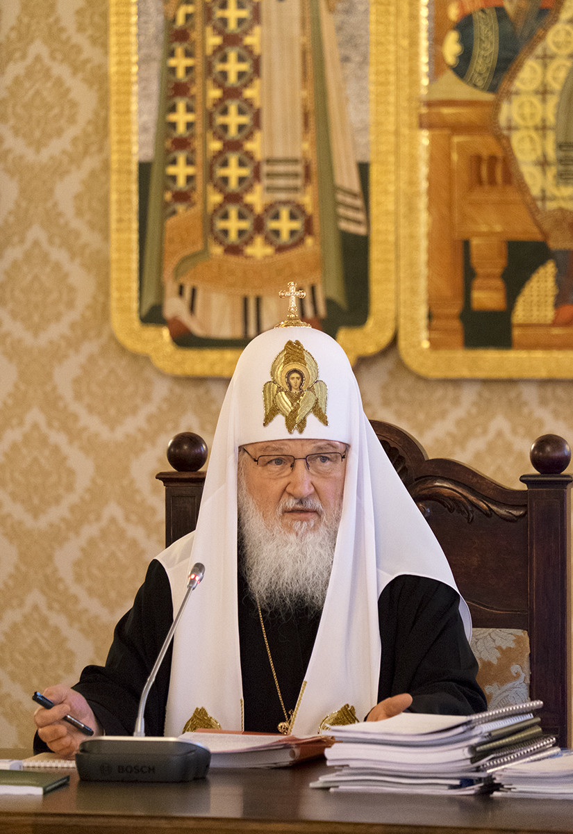 Во вступительном слове на заседании Высшего Церковного Совета 29 апреля 2015 года Патриарх Московский и всея Руси Кирилл предложил обратиться к теме духовного образования, связав ее с вопросом присутствия Церкви в социальных сетях.