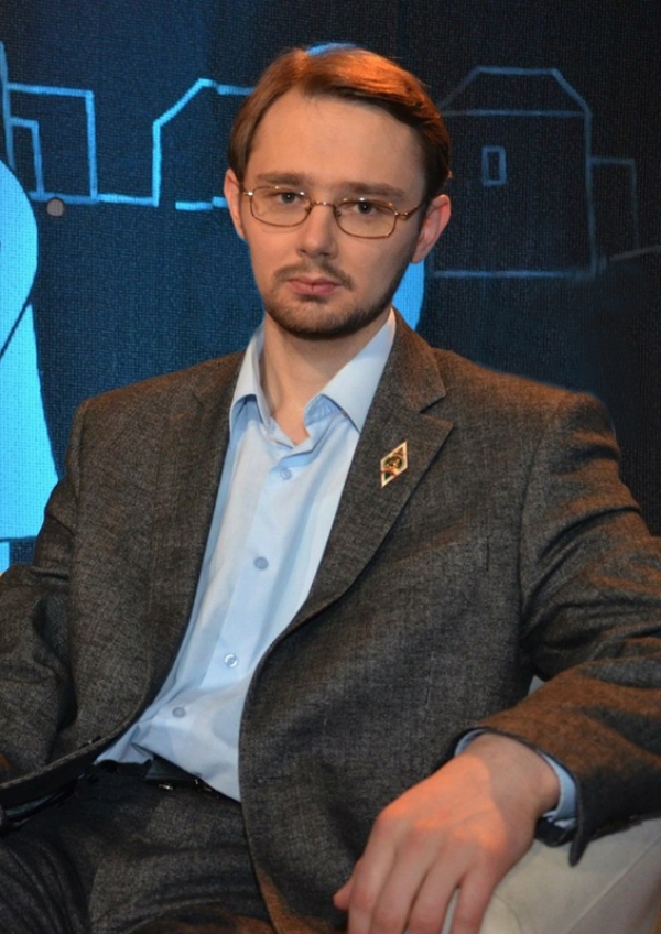 О практике проведения библейских кружков на приходе и их потенциале как формы начальной катехизации рассказывает Сергей Рогунов, руководитель проекта Московской Духовной академии "Учебно-научный центр по подготовке к церковным служениям", катехизатор Патриаршего центра духовного развития детей и молодежи, катехизатор московских храмов Ризоположения на Донской и Рождества Богородицы во Владыкине