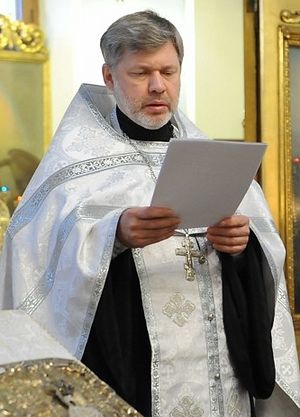 Центр реабилитации жертв нетрадиционных религий и помощи наркозависимым имени А.С. Хомякова был образован в 1994 г. при храме "Всех Скорбящих Радость " на Большой Ордынке в Москве. В настоящее время руководителем программы реабилитации является священник Евгений Тремаскин