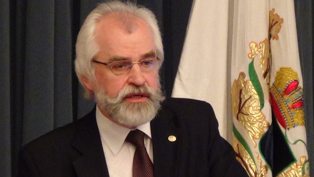 Александр Ужанков, профессор Литературного института им. А. М. Горького