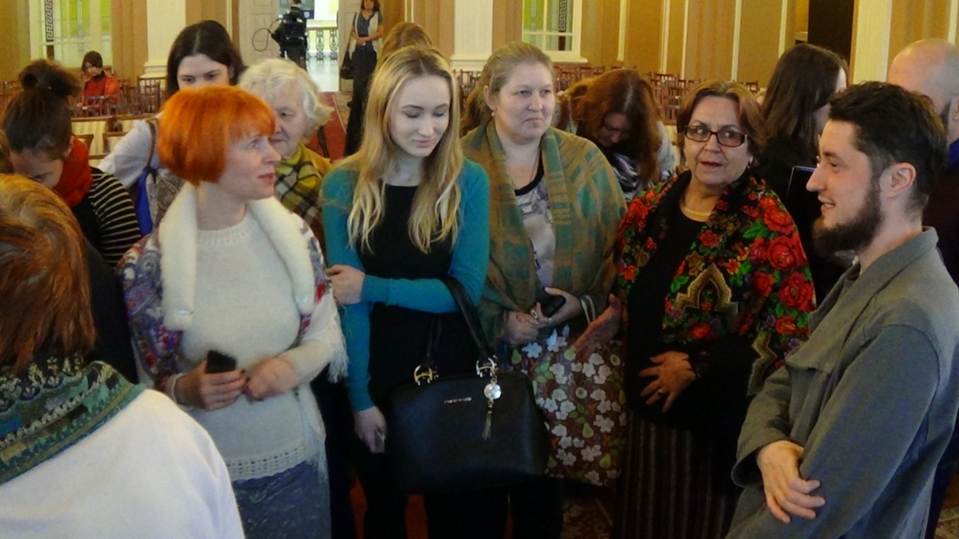 Если бы подали чай, то Юханна Никадимуса облизали бы и съели...