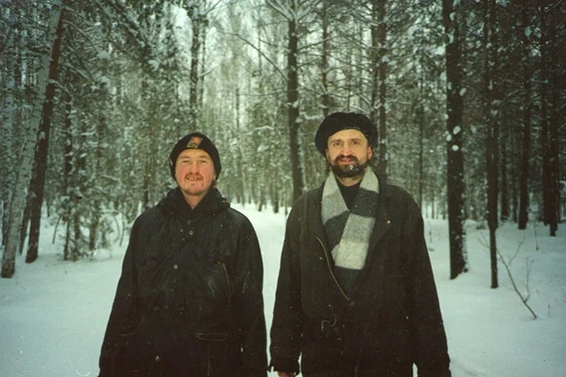 Константин Руднев и Шри Ганеша. Павел Хандожко ("Шри Ганеша") - "главный наставник", бывший хирург из Псковской области, занимавшийся в секте проведением семинаров по "тантре" ("заниматься тантрой" - на жаргоне секты означает "заниматься сексом"). В 2004 году был объявлен в розыск по подозрению в ВИЧ-инфицировании нескольких десятков человек по всей России