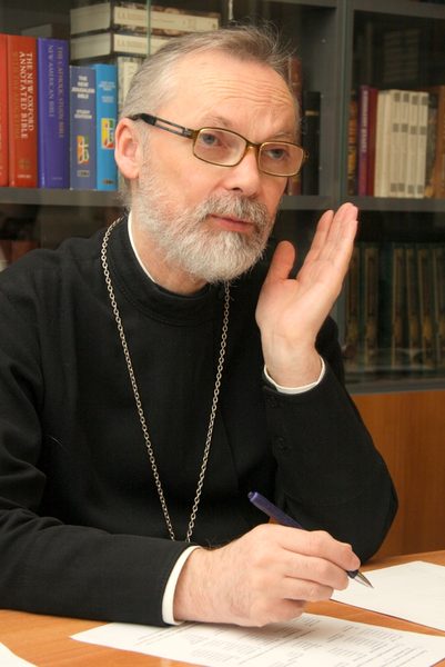 Сегодня хотелось бы сказать о той лжи, которой опутал своих прихожан о. Георгий Кочетков. Он – отец этой лжи, а они действительно признают его отцом. И ложь эта, – ложь на всех уровнях.