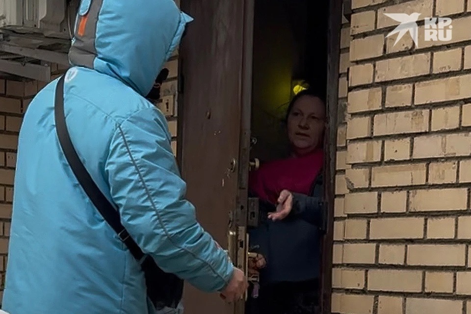 Обитатели бывшего "штаба" разгромленной секты открывают только курьерам