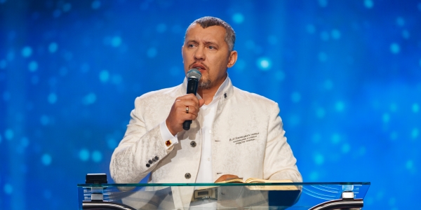 Апостол ДЦ "Возрождение" Владимир Мунтян. Фото: vo.org.ua