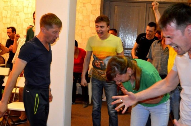 Адепты одной из неопротестантских секты в измененном состоянии психики. Из личного архива Николая Каклюгина