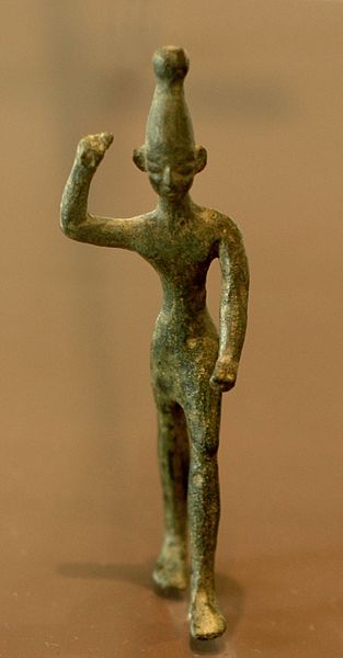 Бронзовая статуэтка Баала, XIV - XII век до Р.Х. Найдена в Рас Шамра (Угарит). Поднятая правая рука, вероятно, некогда сжимала оружие. 