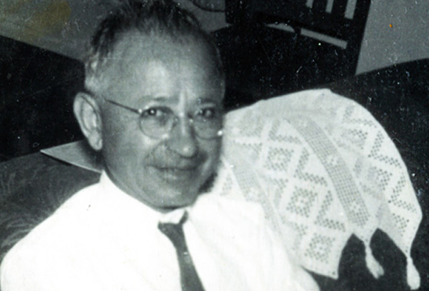 Виктор Хутев