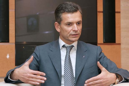 Глава финансовой корпорации "УралСиб", он же жрец секты деньгополонников "Сан Лайт"