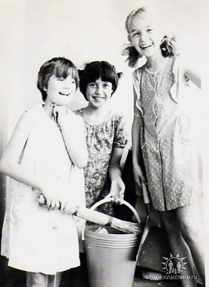 Анна в секте Виктора Столбуна (в центре). Фото: из личного архива Анны Чедии Сандермоен