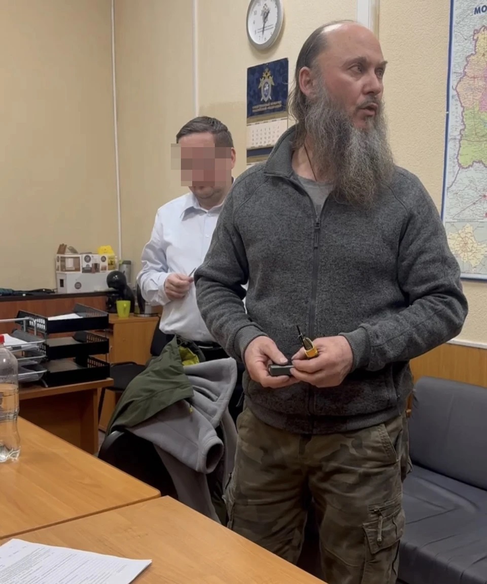 Юрий-Варфоломей рассказал, что 3 года назад сжег все свои документы